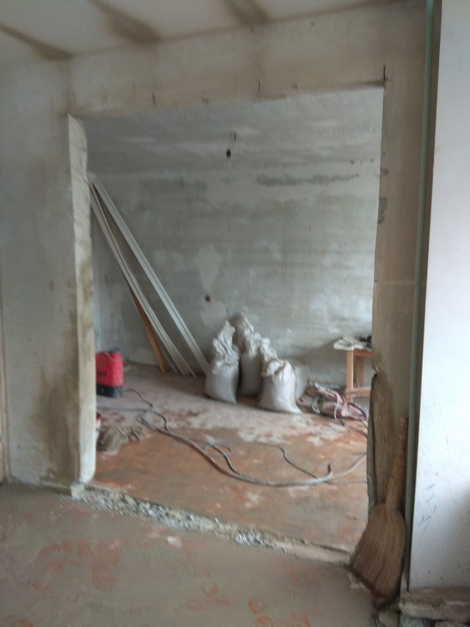 Резка демонтаж бетона стен перегородок перепланировка квартир домов алмазное сверления бетоновырубка foto 1