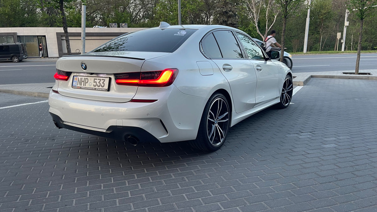 BMW 3 Series фото 3