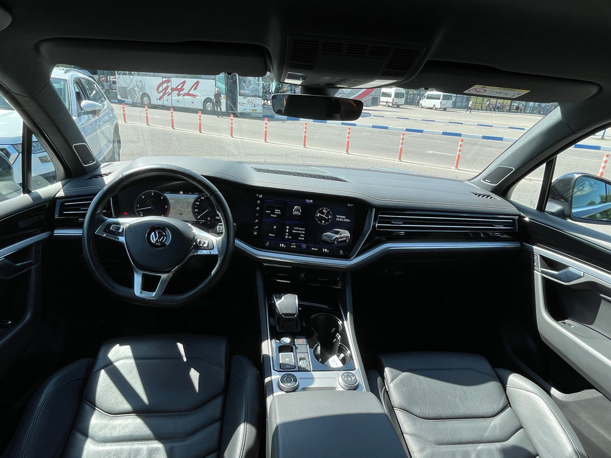 Volkswagen Touareg foto 7