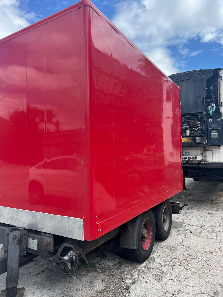 Fliegl remorcă izoterma  3500 kg foto 3