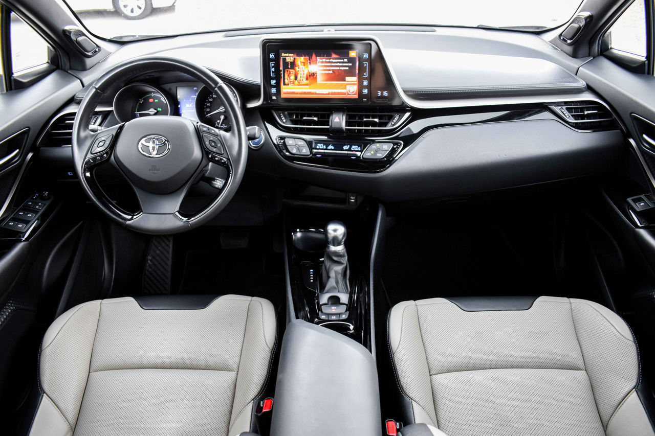 Toyota C-HR foto 1