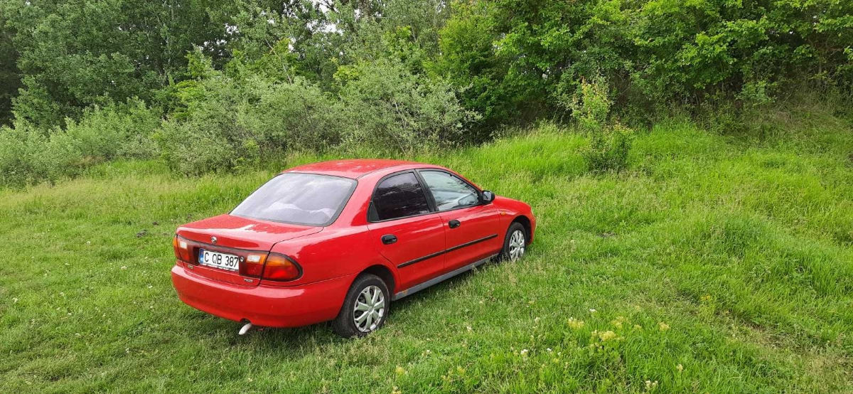 Mazda 323 foto 6