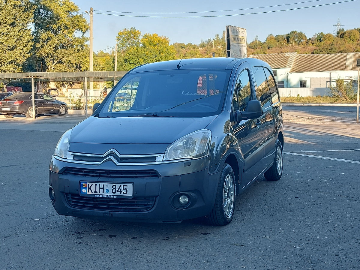 Citroen Berlingo an. 2013 cu rulaj 245000 km, Diesel, 5000 €