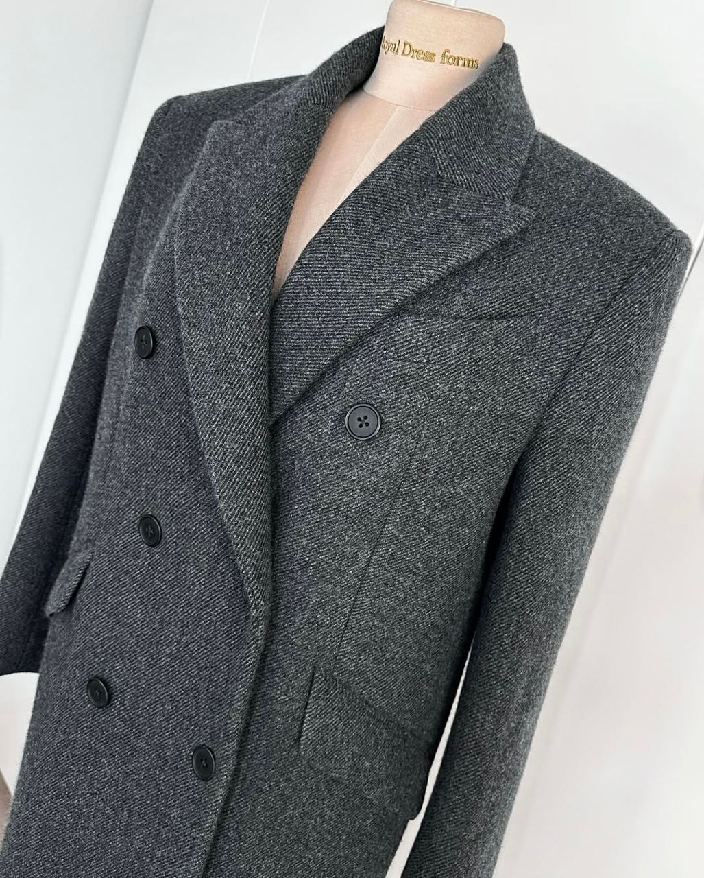 atelier, croitorie individuală, croitorie la comandă, atelier de croitorie, haine la comandă foto 1