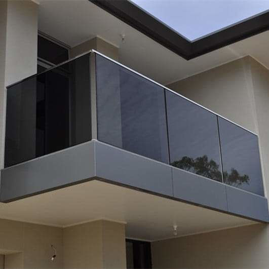 Balustrade din sticlă călită pe exterior după dimensiunile necesare foto 4