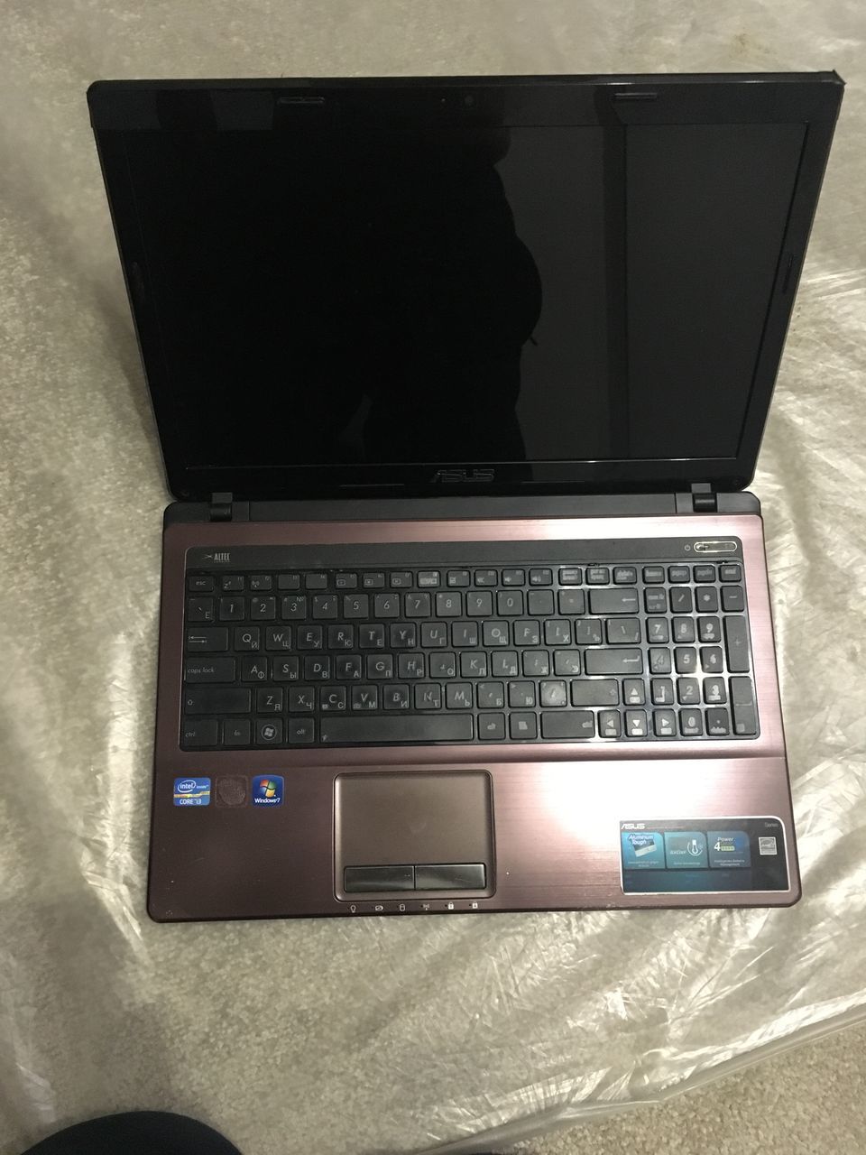 Asus K53 (intel core i3 2330 4x 2300mhz, 4GB RAm, 320GB)