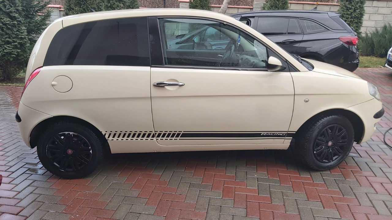 Lancia Ypsilon foto 1