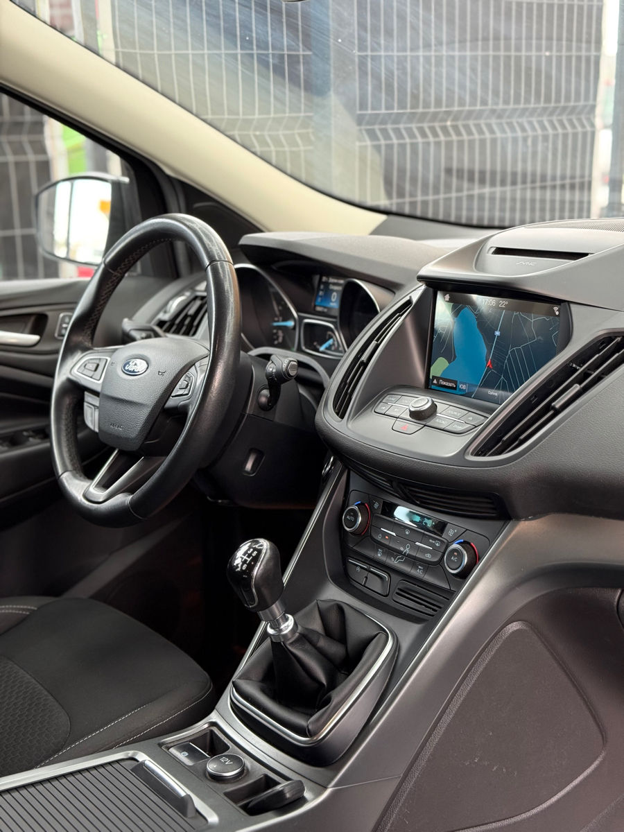Ford Kuga фото 10