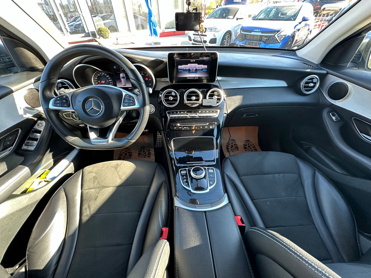 Mercedes GLC foto 7