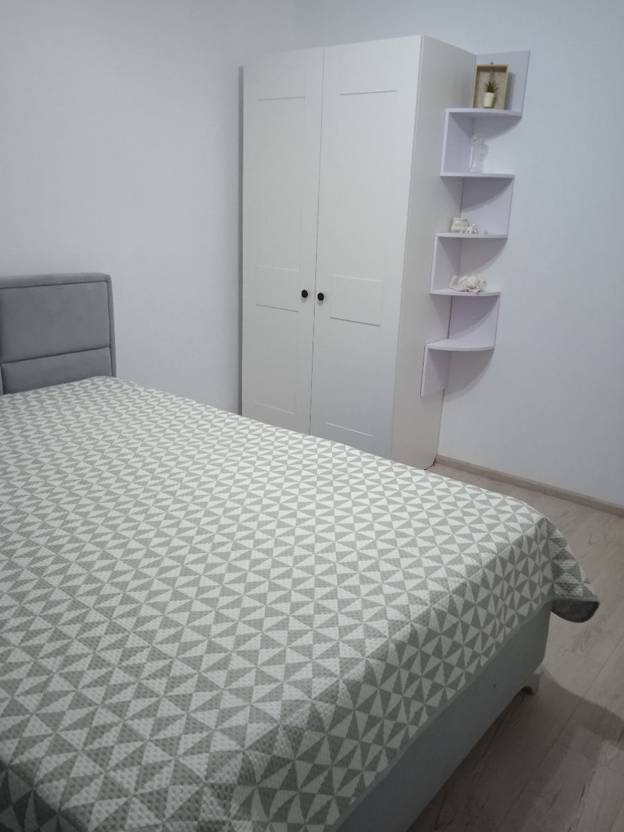 Apartament cu 2 camere, 70 m², Botanica, Chișinău foto 2