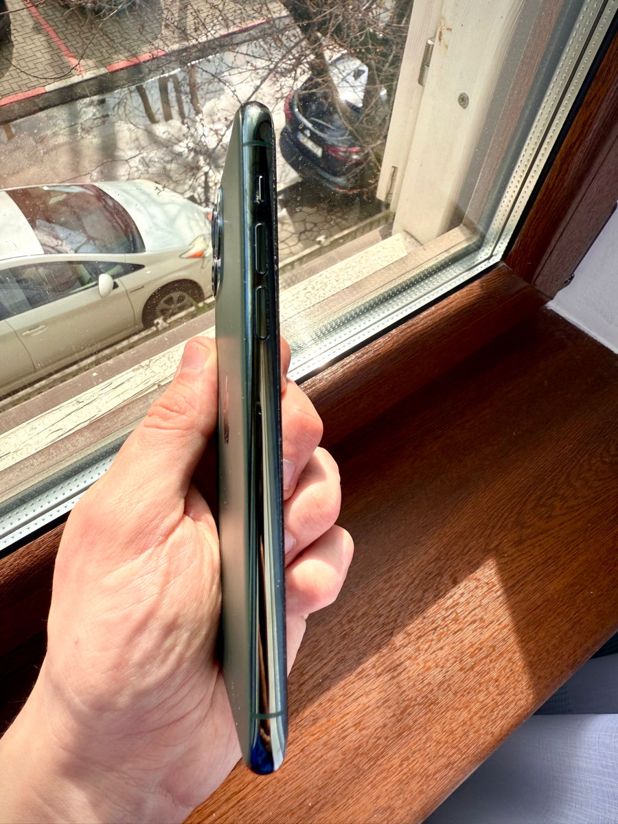 iPhone 11 Pro 256 GB Midnight Green foto 1