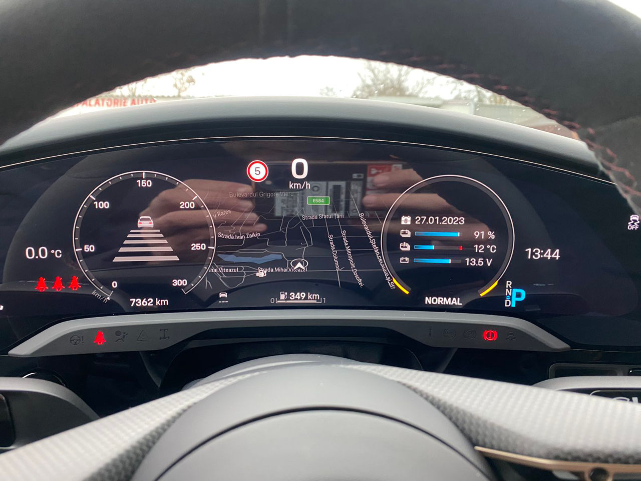 Porsche Taycan foto 13