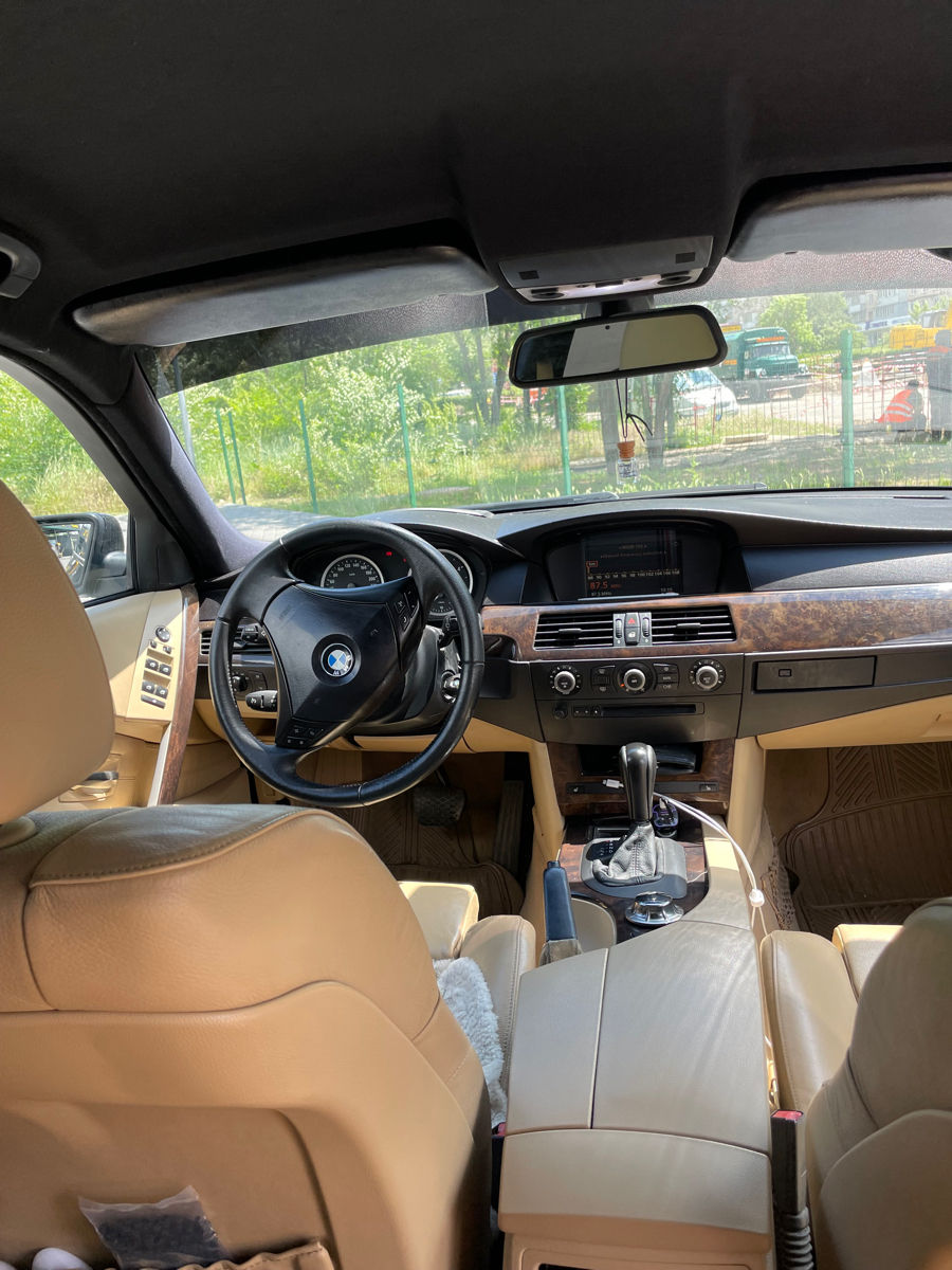 BMW 5 Series фото 5