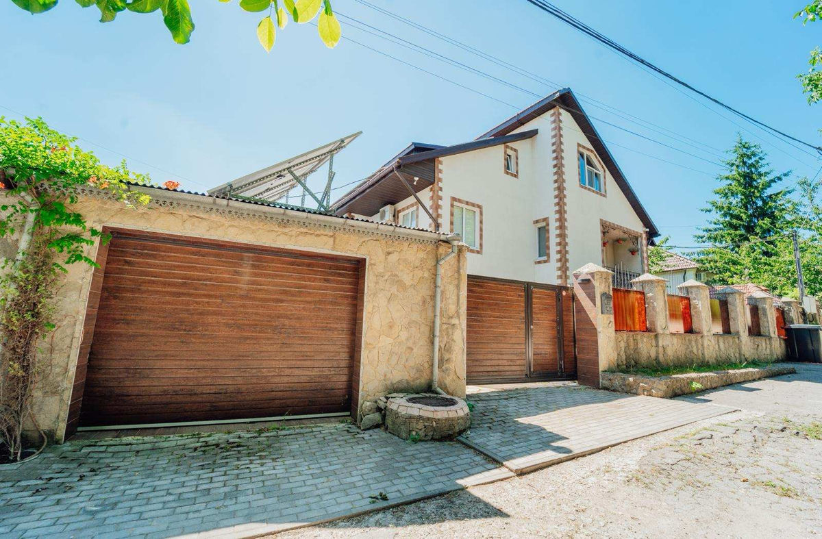 Casă,  360 m²,  Codru