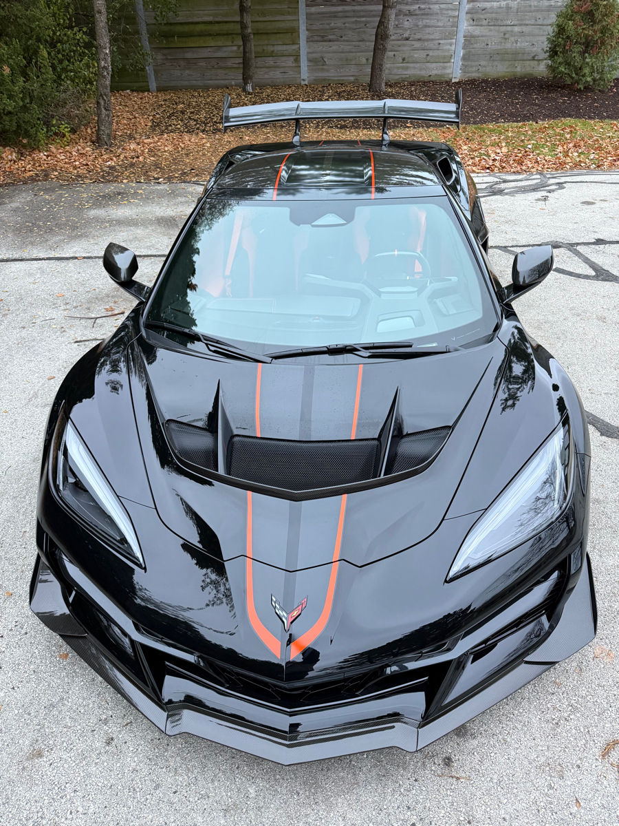 Chevrolet Corvette 2025 г. с пробегом 10 км, Бензин, 260000 €