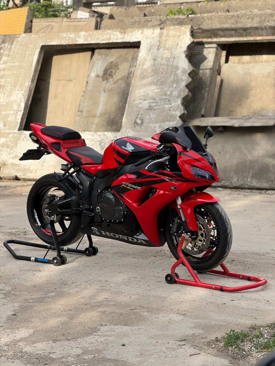 Honda CBR1000RR SC57 фото 5