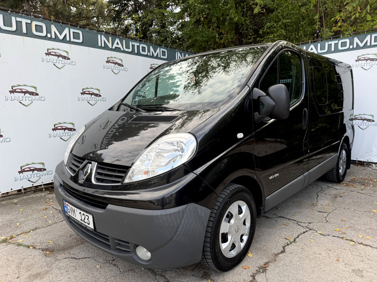 Renault Trafic 6 locuri foto 1