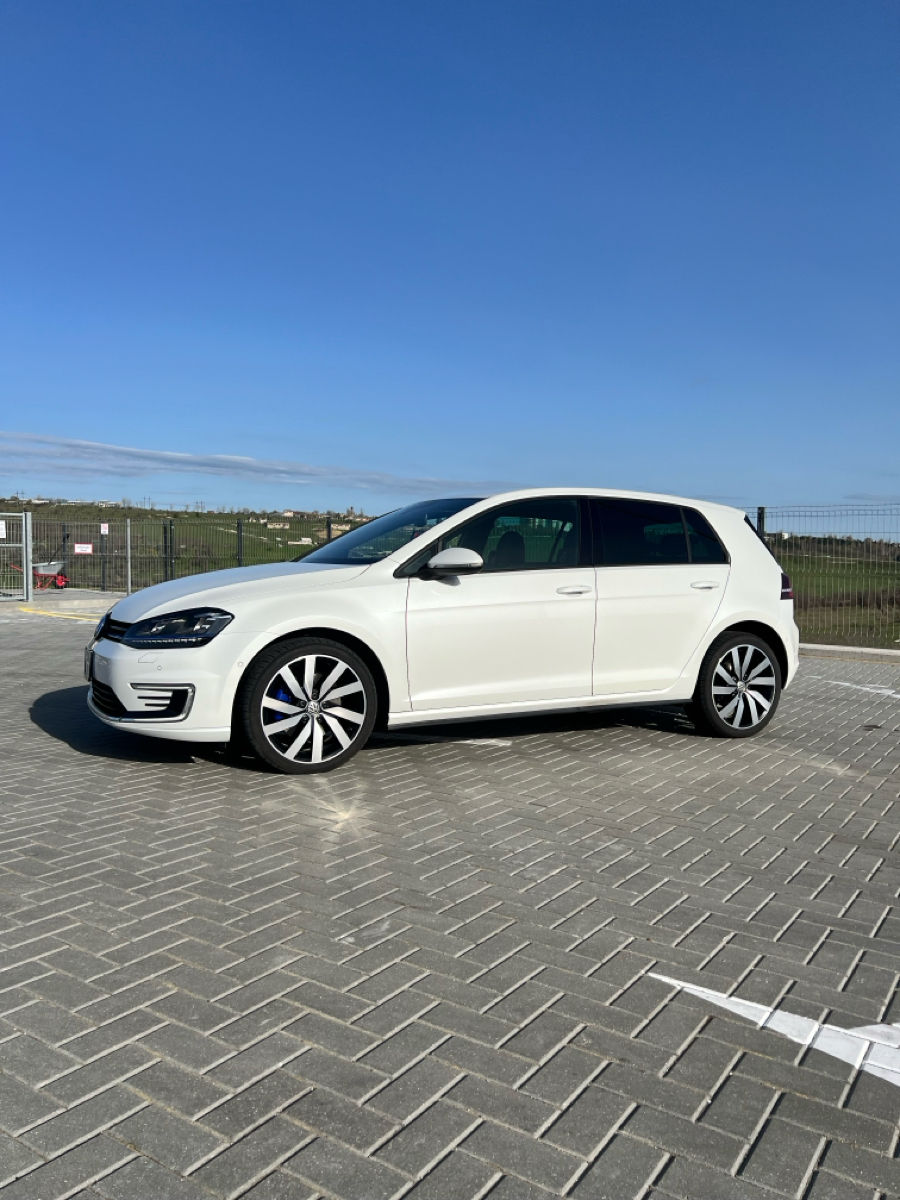 Volkswagen Golf foto 1