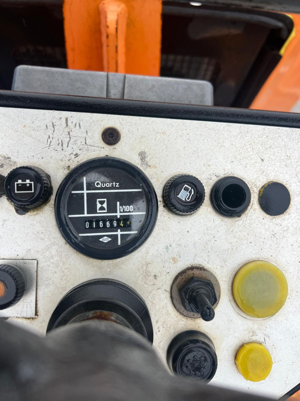 Cilindru compactor Ammann AV 23 – 2,5 Tone , 33 Hp + Video foto 9