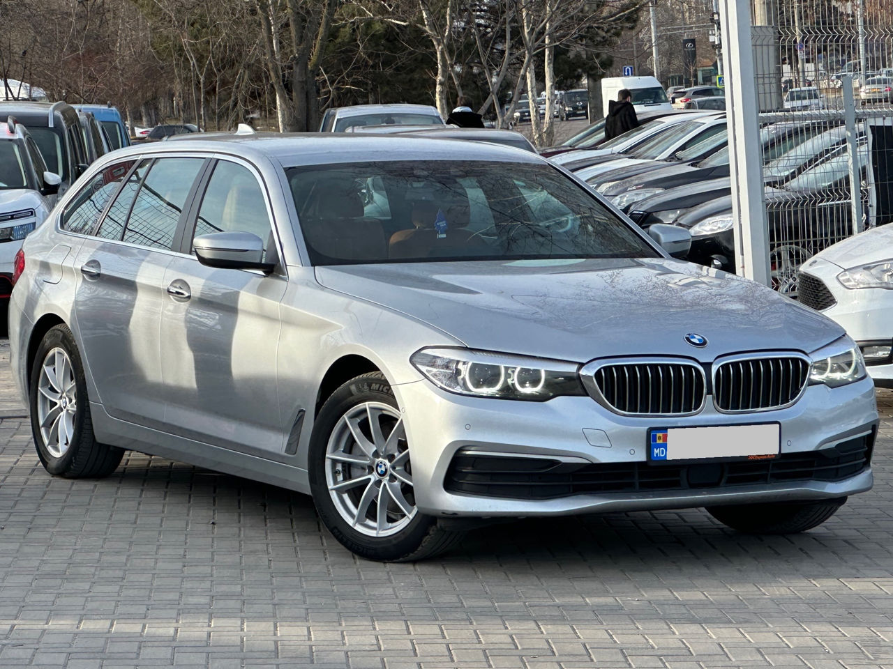 BMW 5 Series foto 2