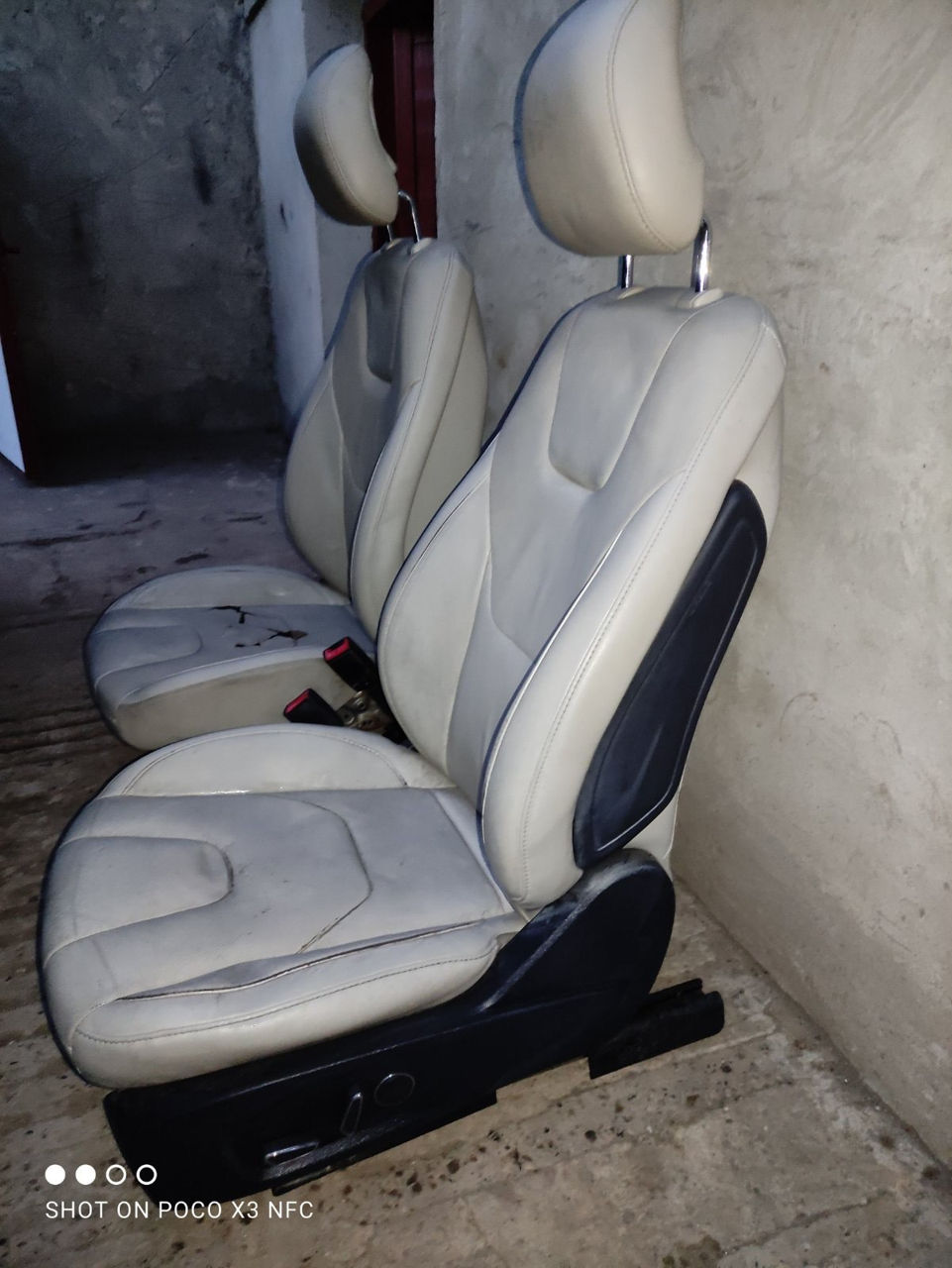 Salon ford fusion titanium hybrid foto 0