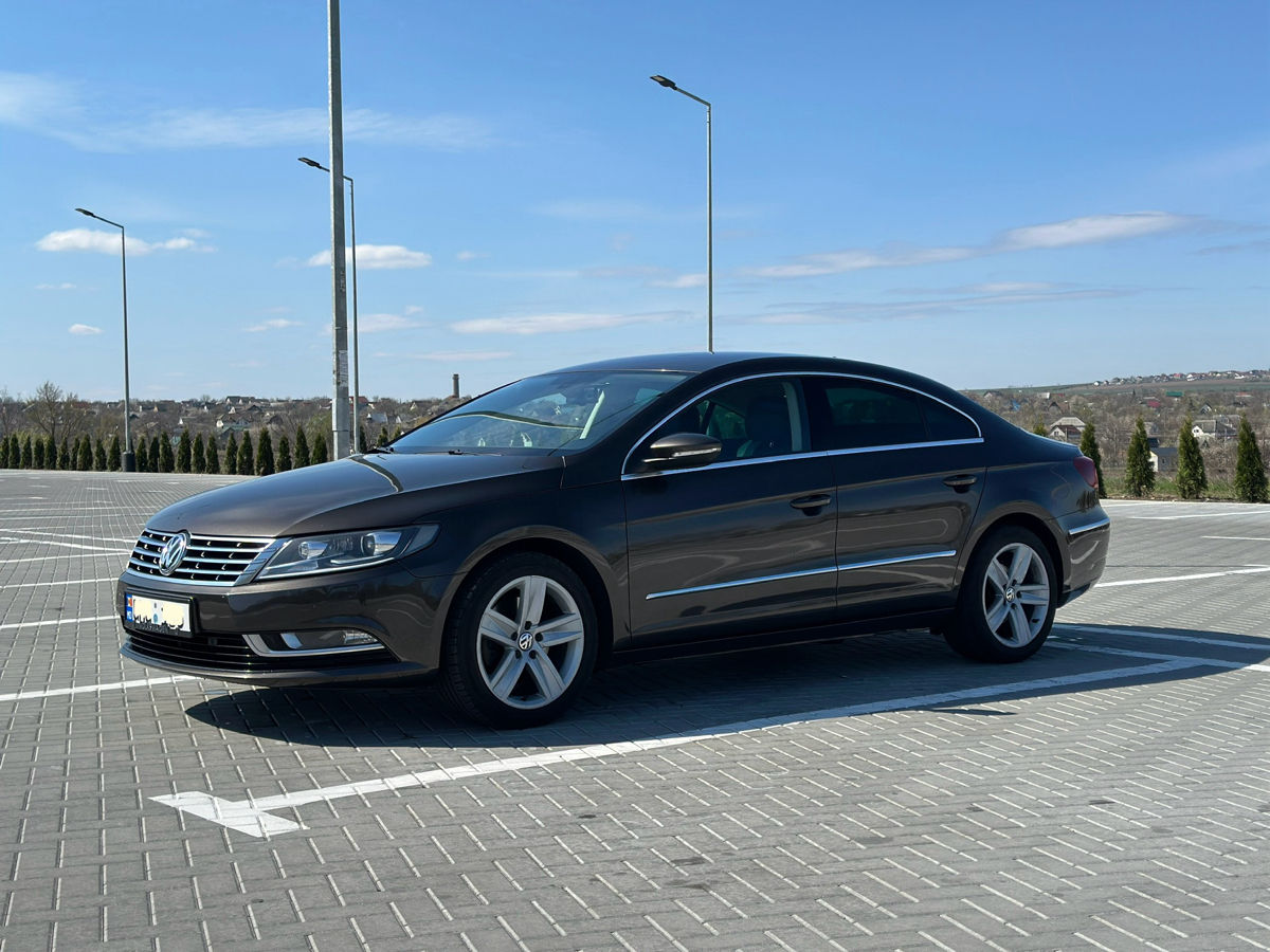 Volkswagen Passat CC foto 1