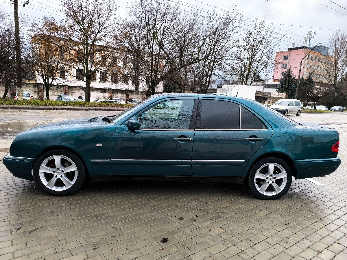 Mercedes E-Class foto 4