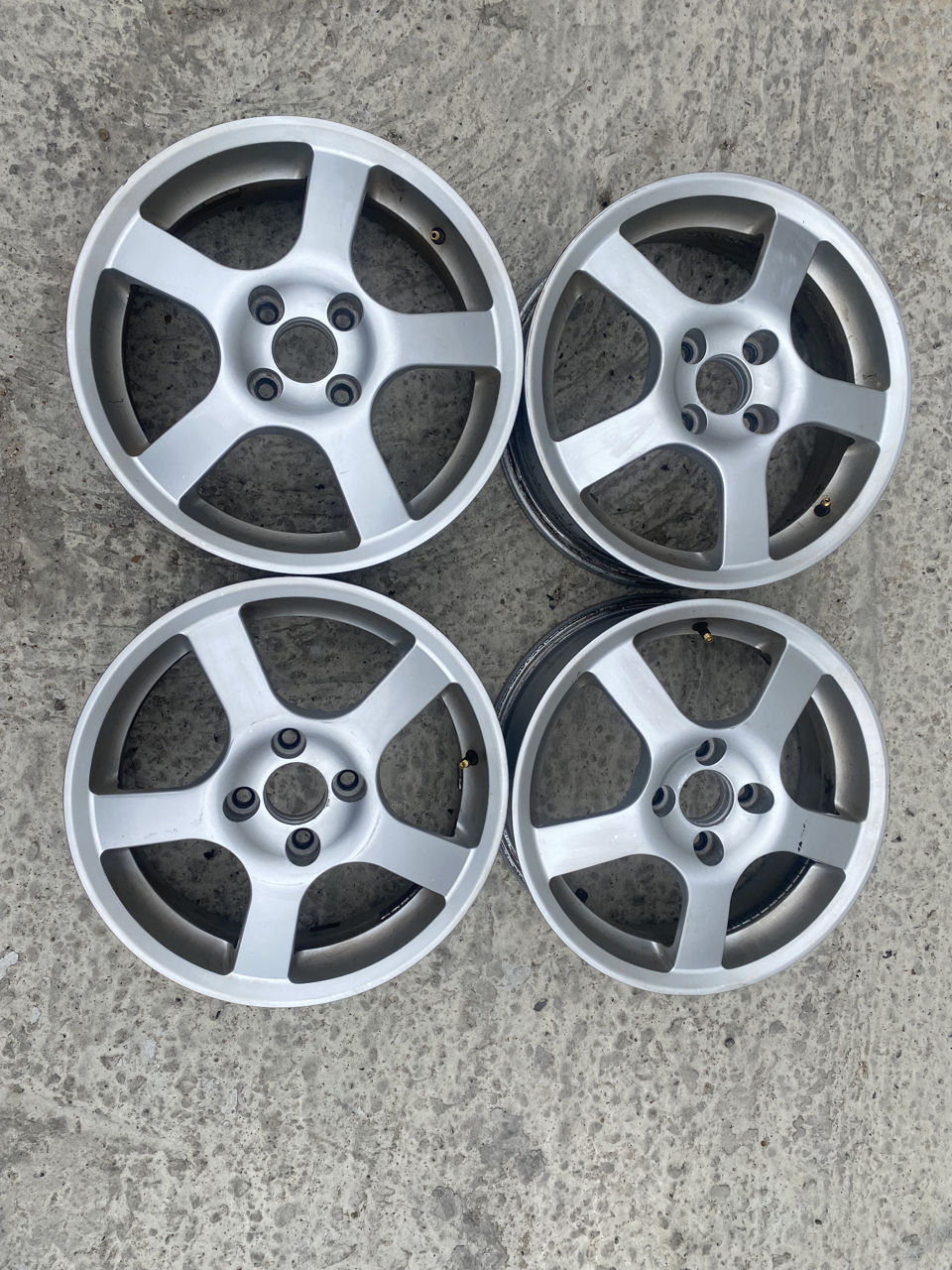4x100 R15