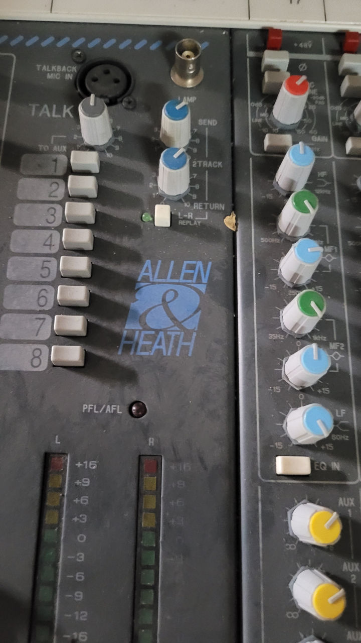 mixer Allen Heath GL3300 foto 1
