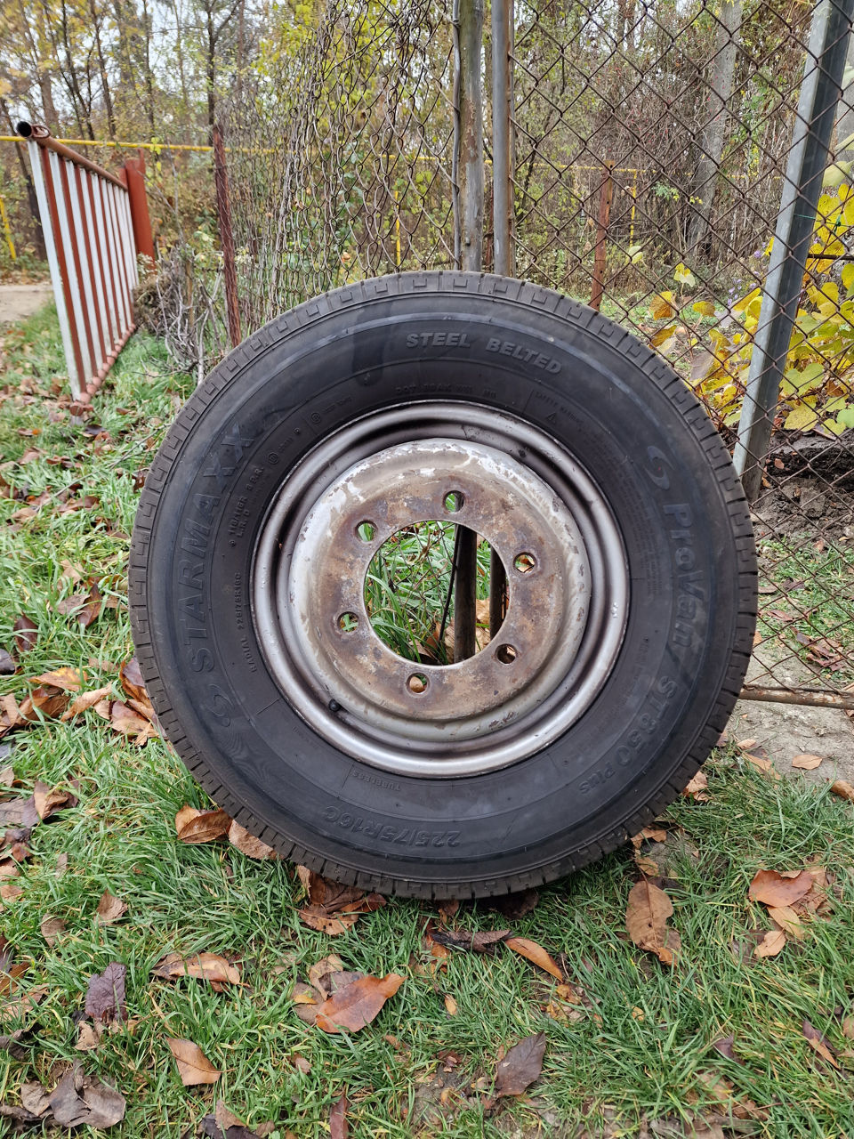 R 16 C 225/75