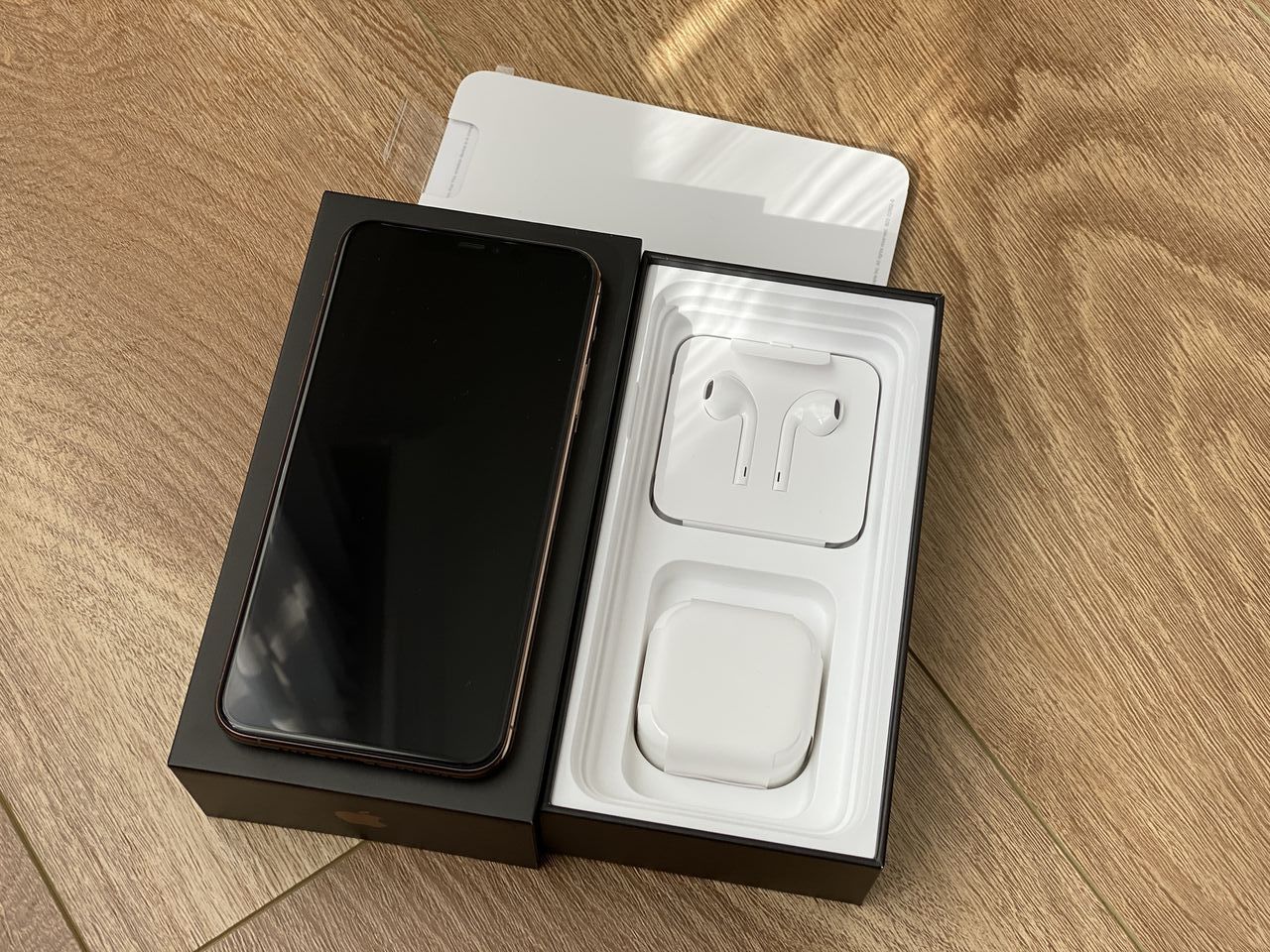 Iphone 11 Pro Max Gold 64GB Neverlocked este nou in cutie Iphone 11 Pro Max Gold 64GB Neverlocked este nou in cutie