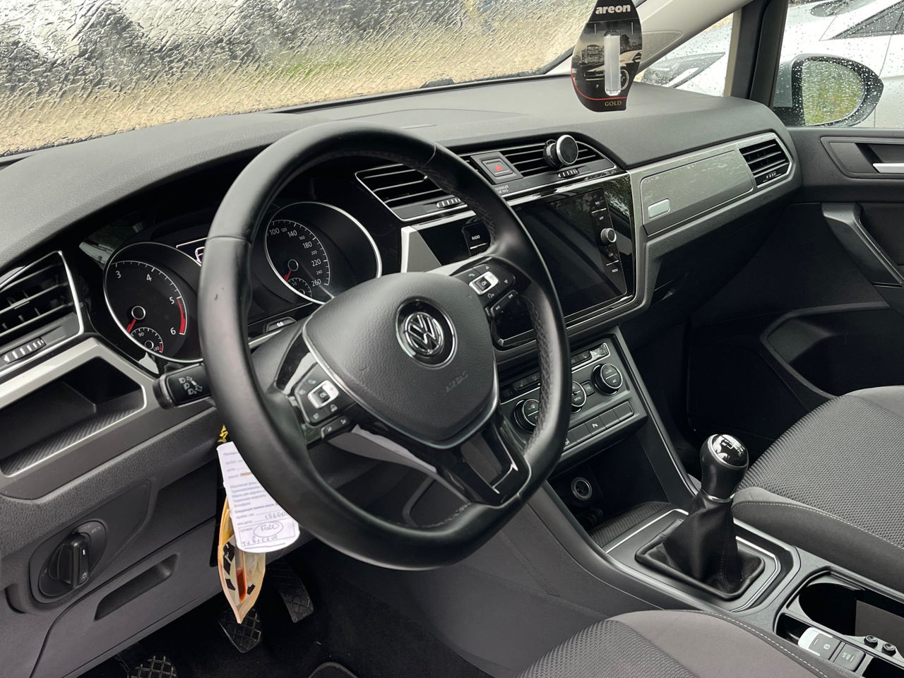 Volkswagen Touran foto 9