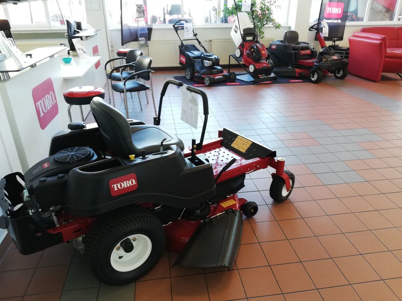 Tractoras tuns gazon Toro фото 3
