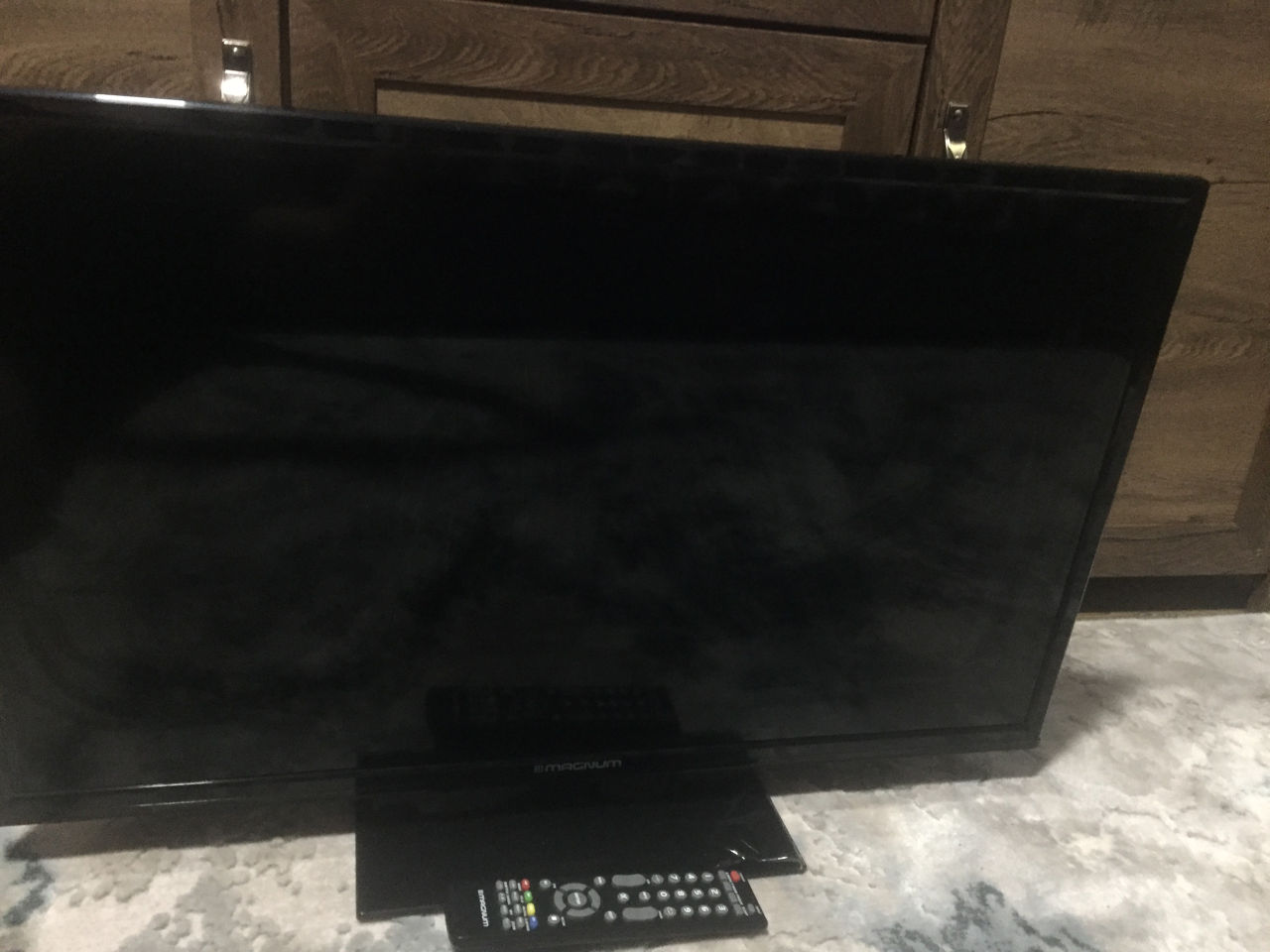 LED TV . Диагонал 80 см. Идеальный! В плёнке! Срочно! Всего за 2700
