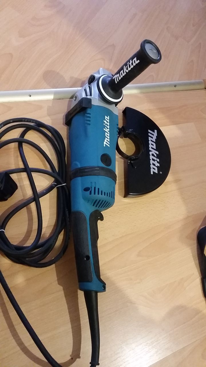 Makita GA 9020 230 Новая
