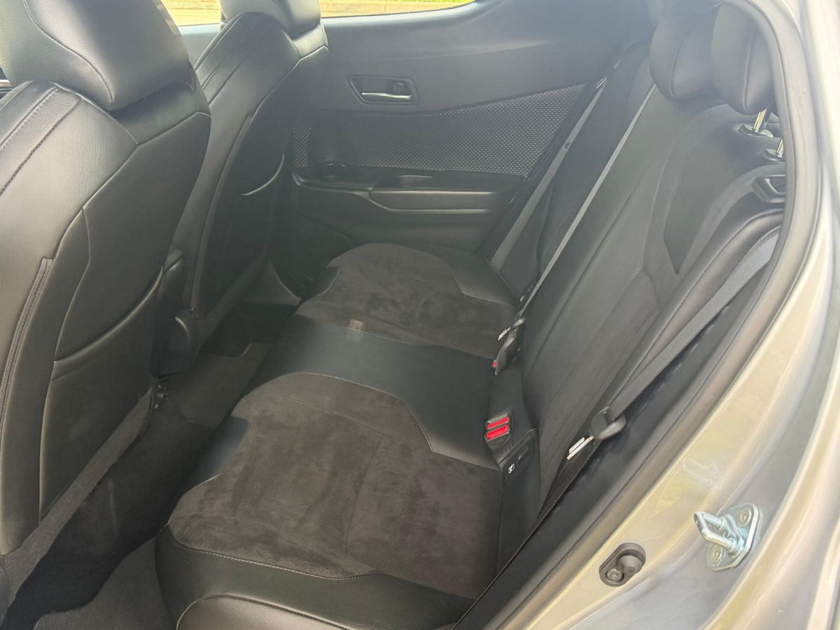 Toyota \sC-HR 2022 photo 18