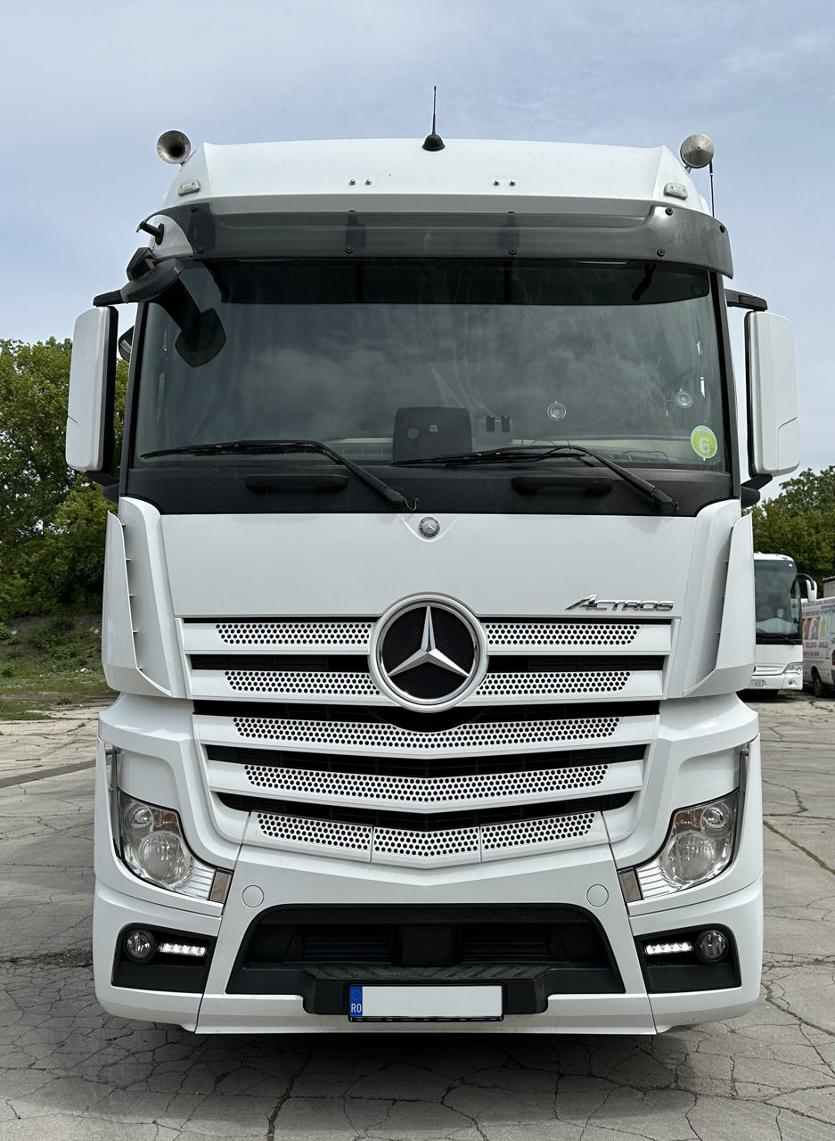 Mercedes Actros 530