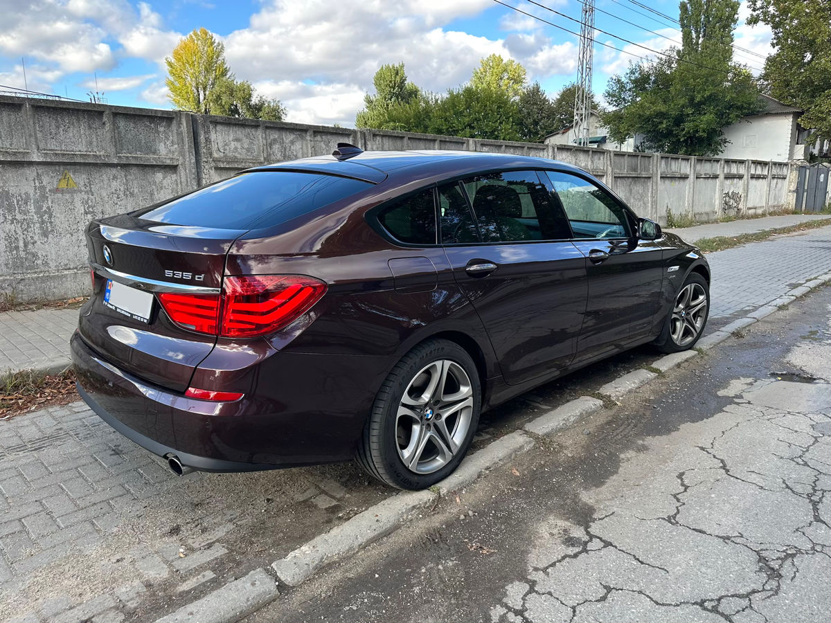 BMW 5 Series foto 3