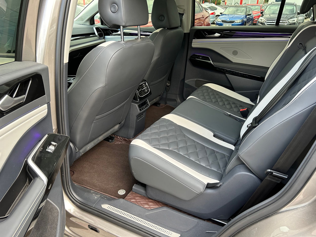 Volkswagen ID.6 Crozz foto 14