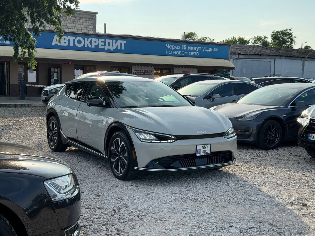 KIA EV6 фото 0