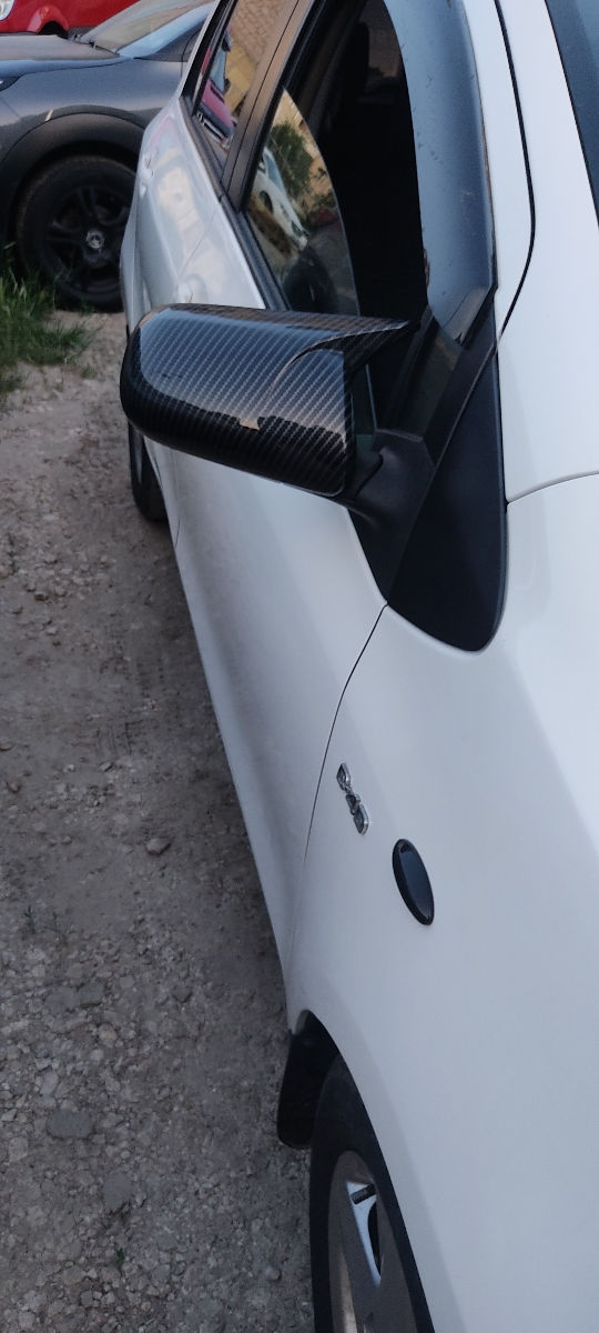 Toyota Yaris фото 5