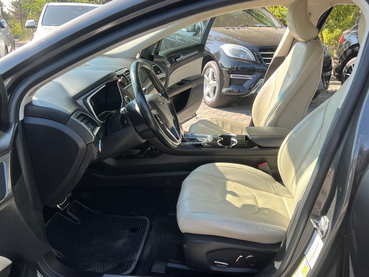 Ford Fusion foto 6