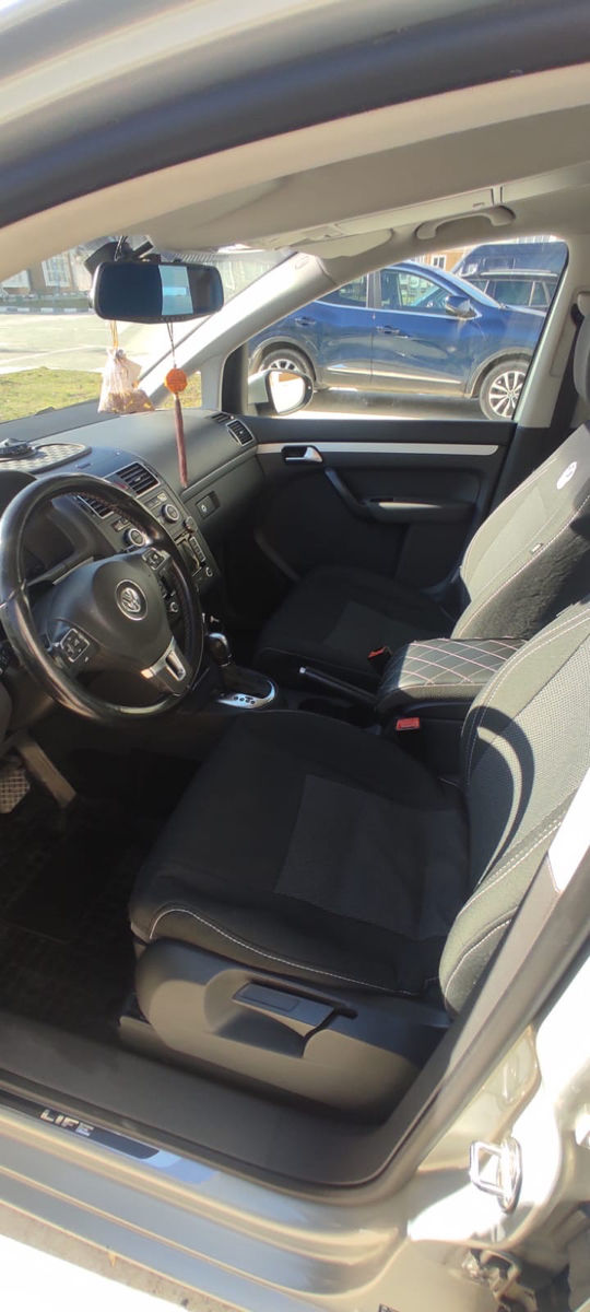 Volkswagen Touran foto 5