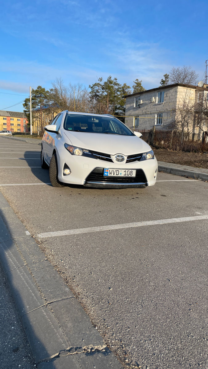 Toyota Auris foto 1