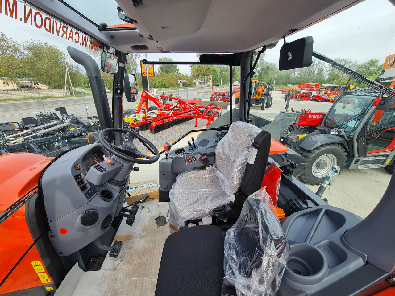 Kubota M6-121 Utility foto 3