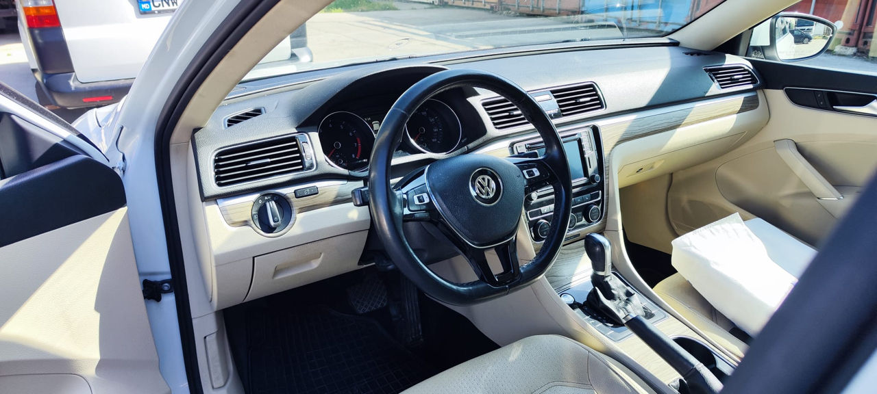 Volkswagen Passat foto 1