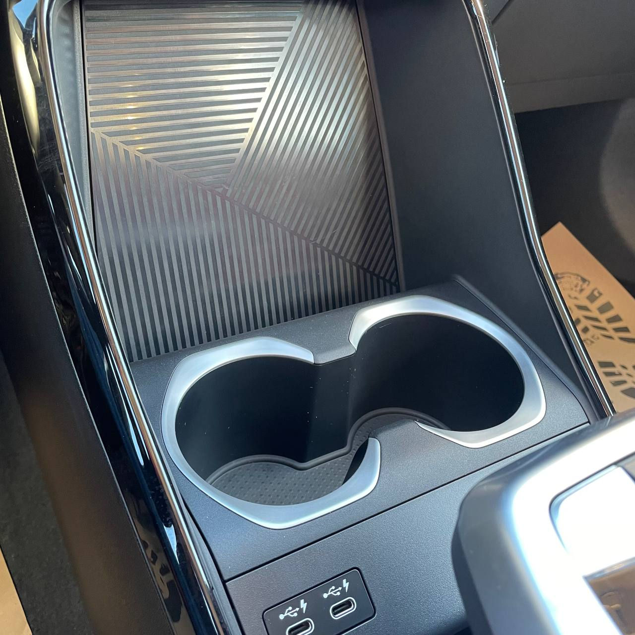 BMW iX1 фото 8