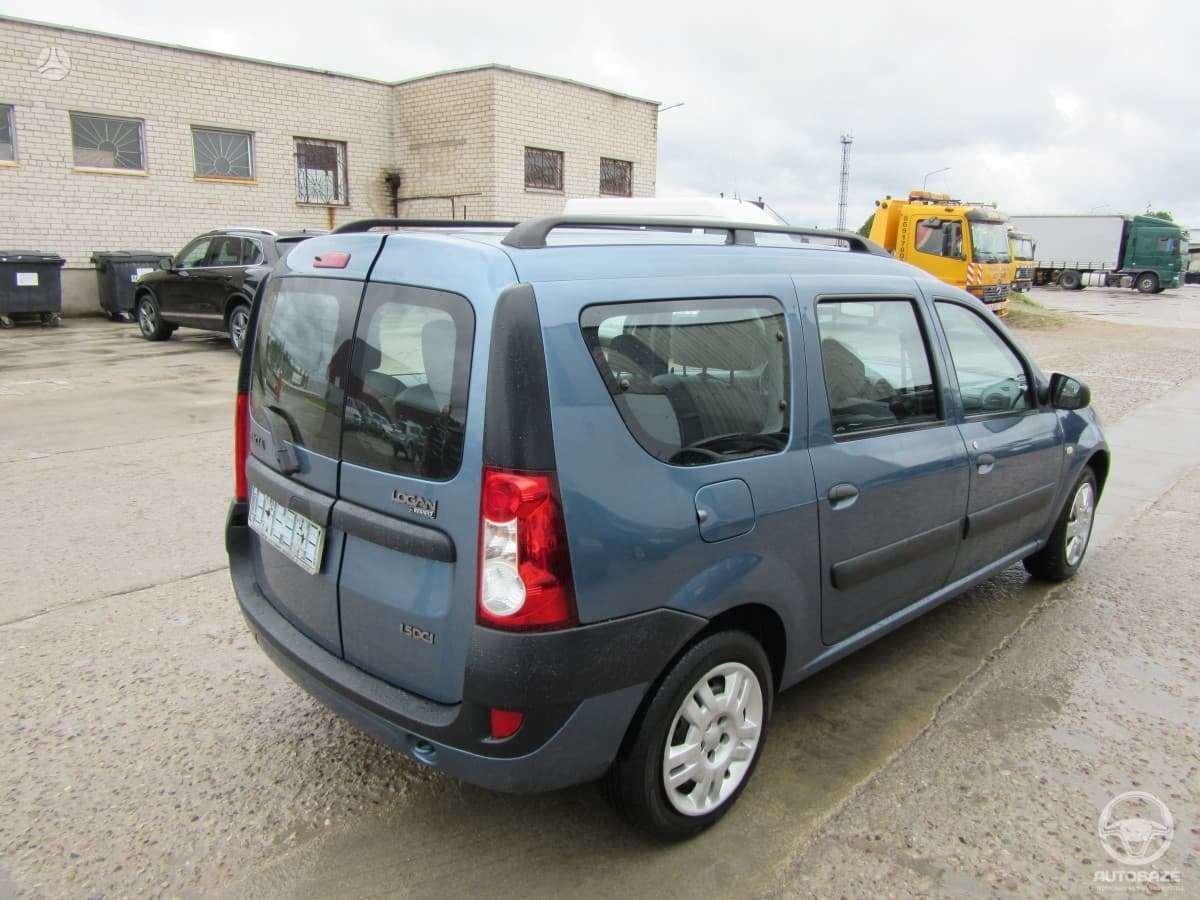 Dacia Logan foto 1