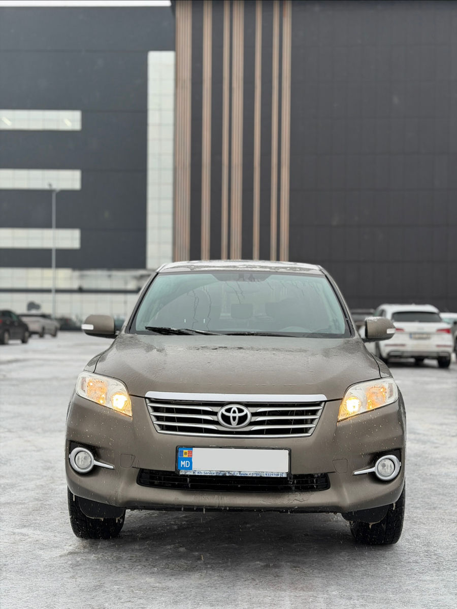 Toyota Rav 4 2011 г. с пробегом 229000 км, Дизель, 12990