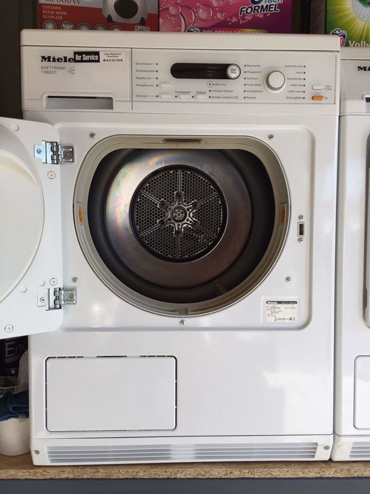 Сушильная машина Miele T8822 на 7 кг, теновая, в идеальном состоянии
